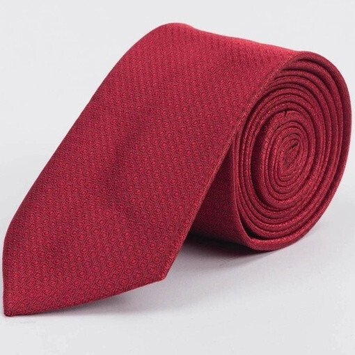 Аренда галстука бордового цвета с фактурным узором для мужского костюма