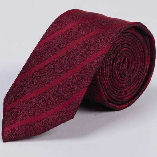 Аренда галстука бордового цвета в полоску для мужских костюмов
