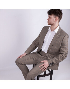 Прокат мужского костюма в светло-коричневую клетку, изображение 1