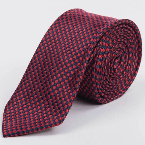 Прокат бордового галстука с мелким шахматным узором для мужского костюма