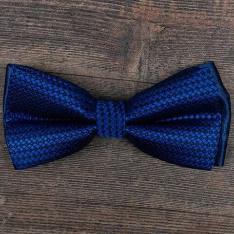 Аренда бабочки синего цвета с элементами черного узора для мужских костюмов