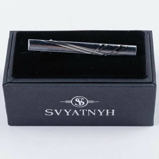 Аренда зажима с элементами гравировки для мужских костюмов